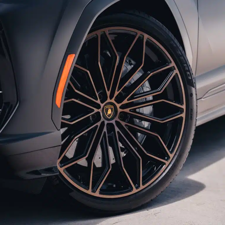 Lamborghini Urus S Blue - Image 31